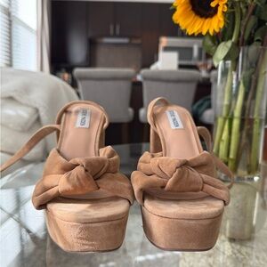 Steve Madden Tan Knotted Platform Sandals